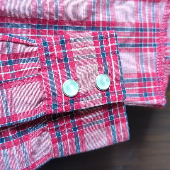 Toddler Wrangler Western shirt  Unfinished hem with pearl snaps. Size xxs 0-2 - Picture 7 of 7